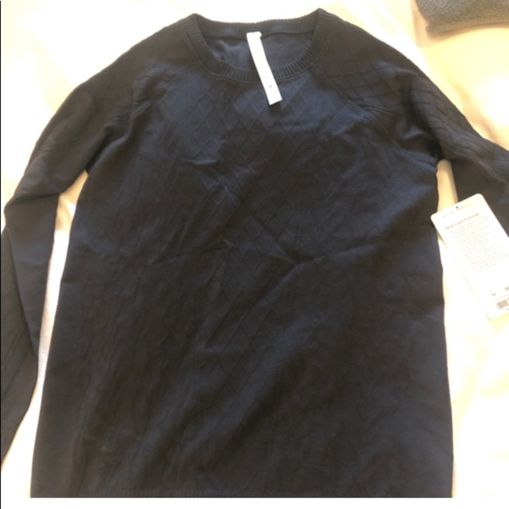Lulu pullover top with finger holes